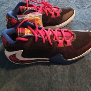 Gym shoes